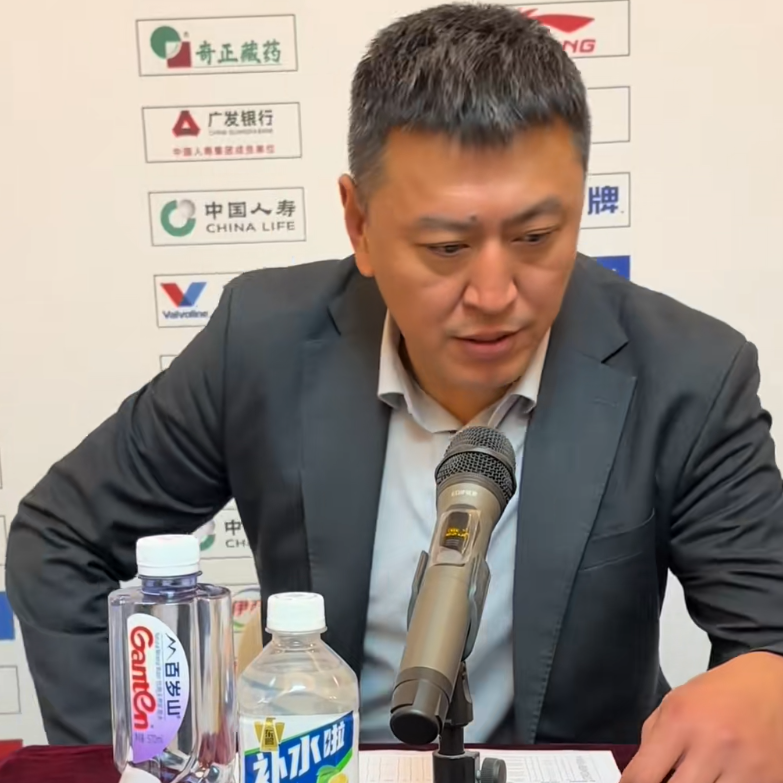 虎扑篮球直播-胜深圳采访！王世龙直指新外援补劣势，汉兹亲承未完全融入仍暴走