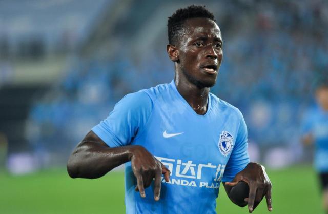 虎扑体育直播-社交平台发布登机图片 博阿滕暗示正在返回中国？